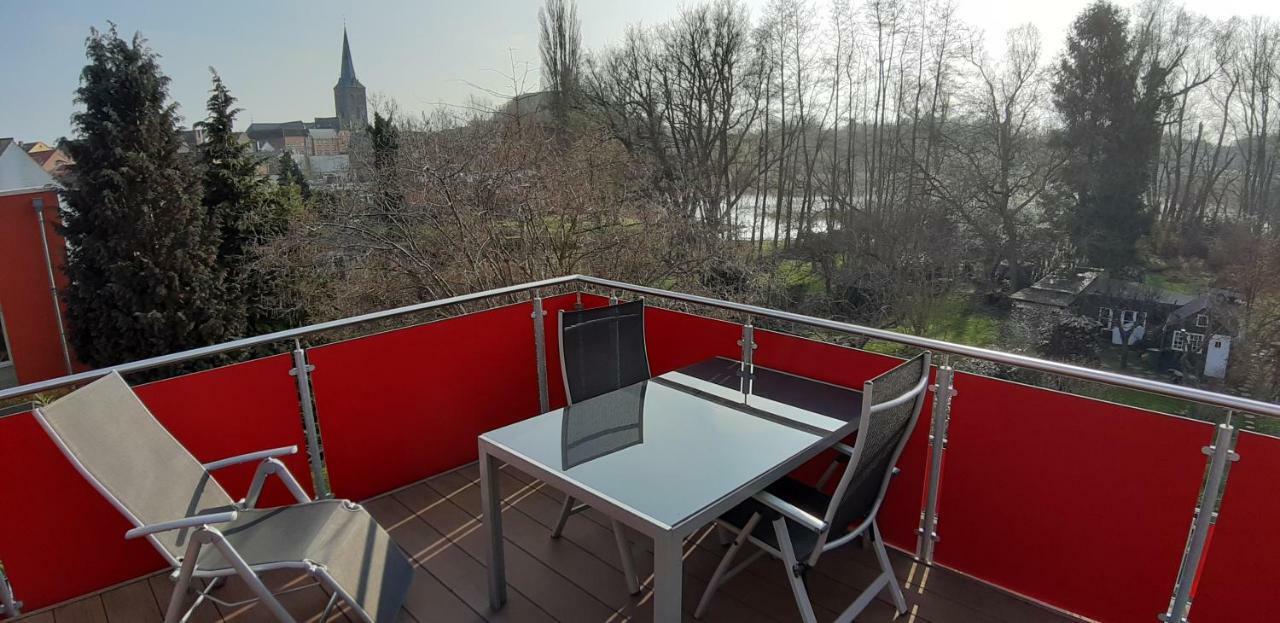 Ferienwohnung Am Schwanensee 布隆 外观 照片